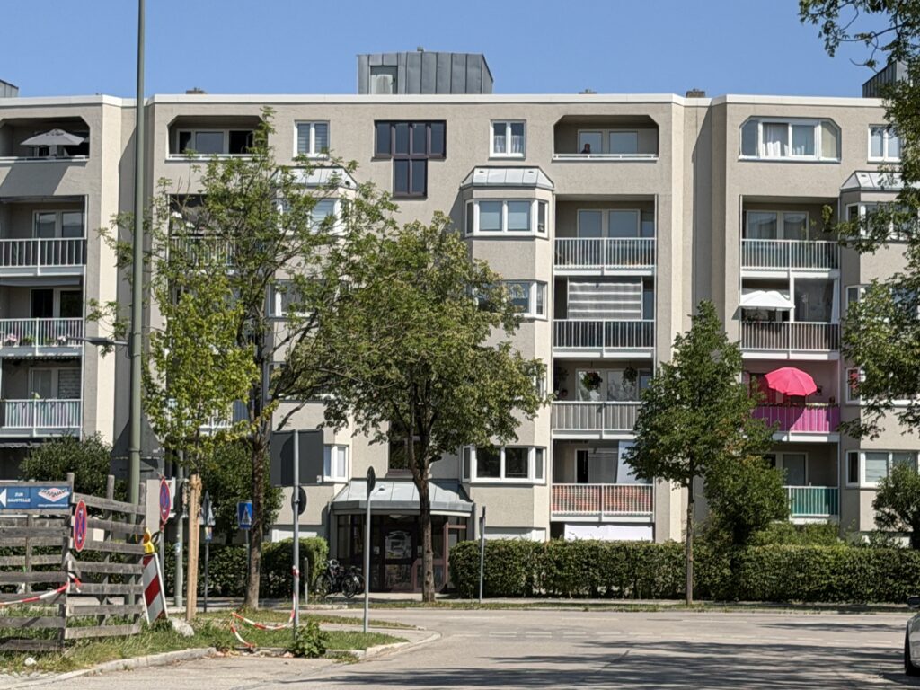 Kreuzung Rudolf-Zorn-Straße / Therese-Giese-Allee